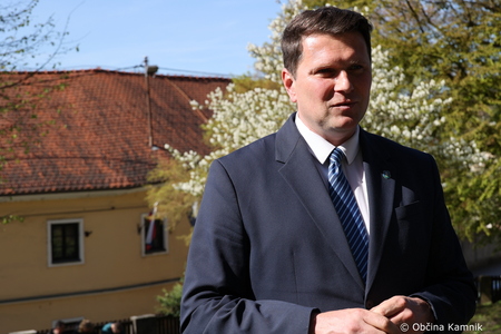 Rez kamniške trte, ki je potomka najstarejše vinske trte (18)